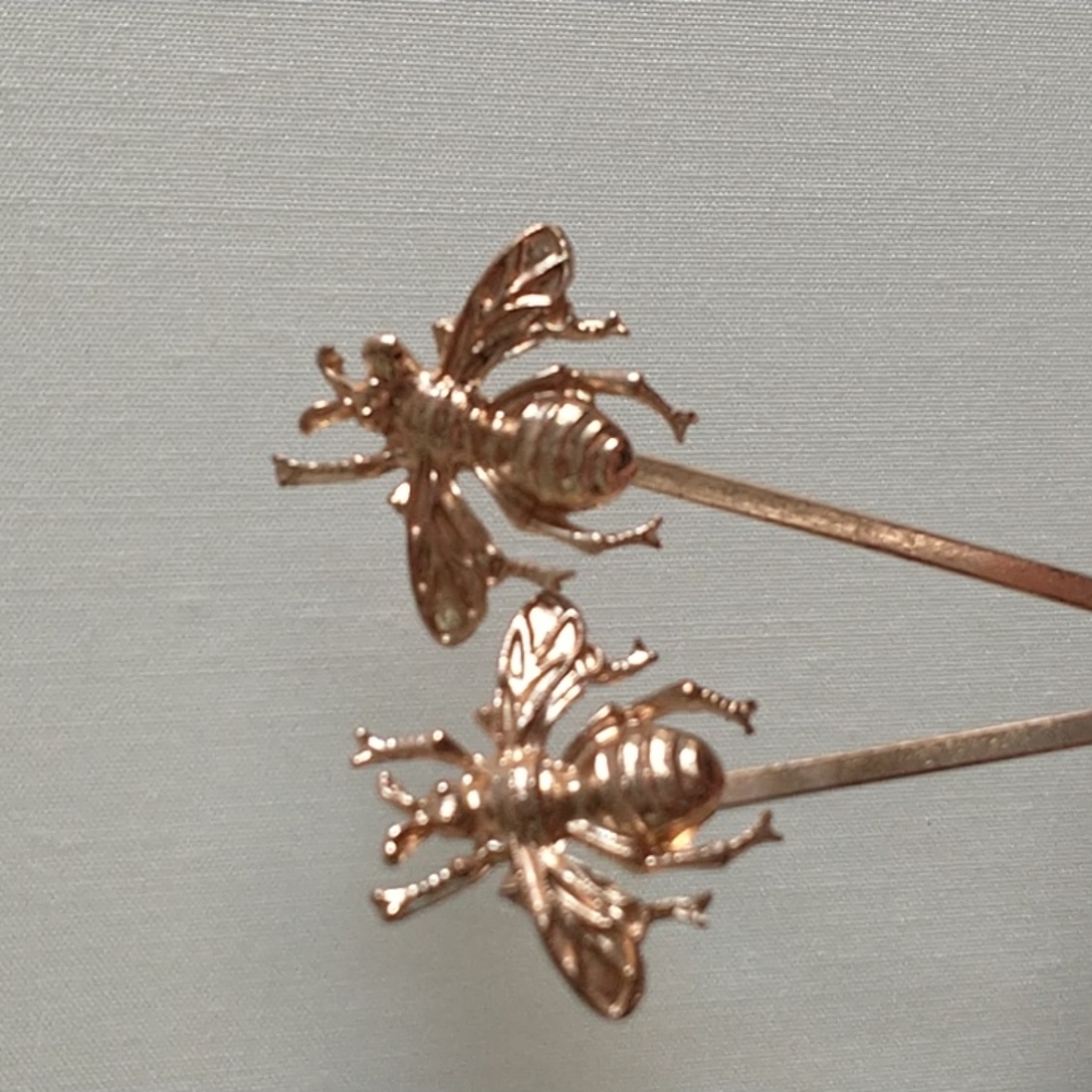 Bee hair pins